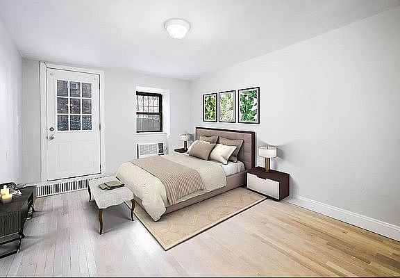 3rd image of 225 E 82nd St APT 1c
