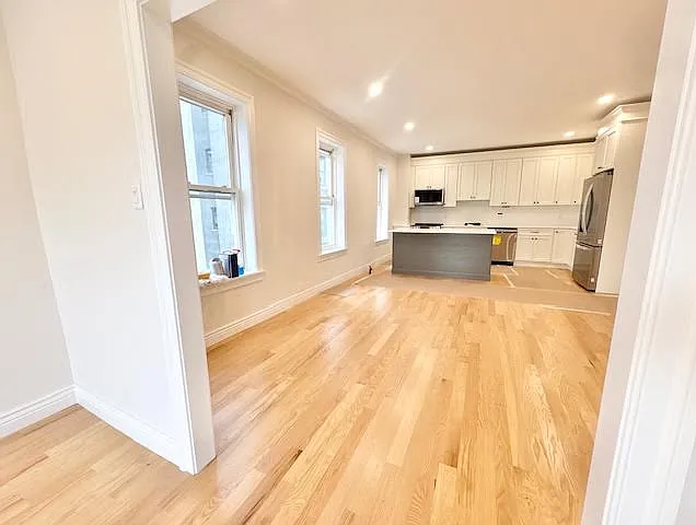 743 East 2nd Street — Photo 3