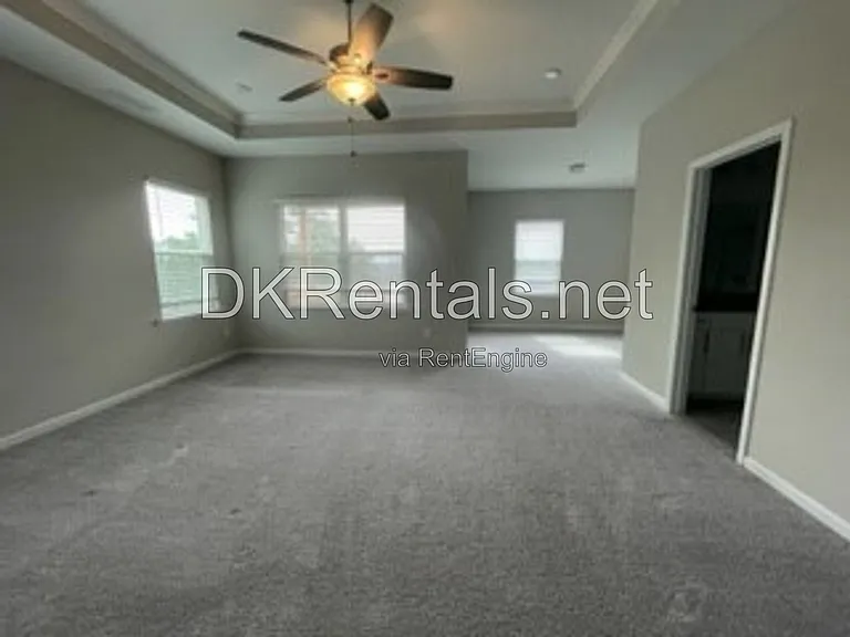 944 Hewitt Dr SE — Photo 15