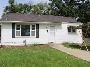 108 S Orange St, Cameron, MO 64429