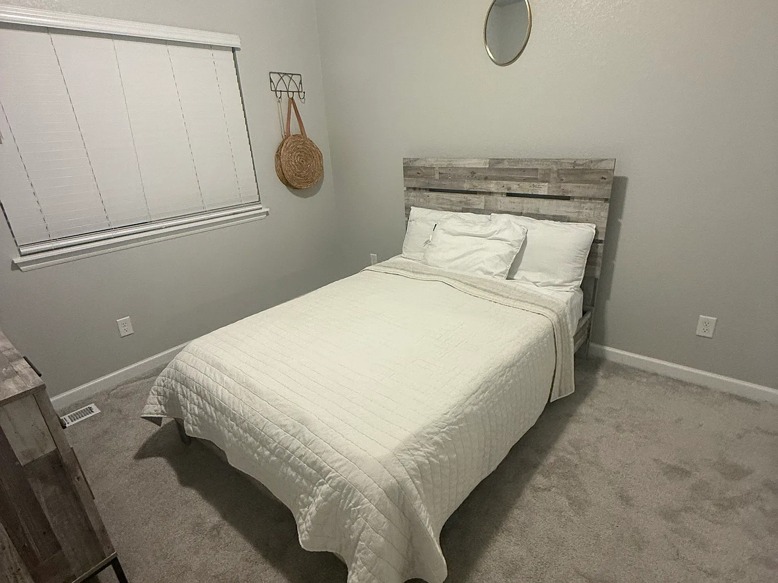 4 bed, 3.5 bath, 2600 sqft, $3,500 — Photo 4
