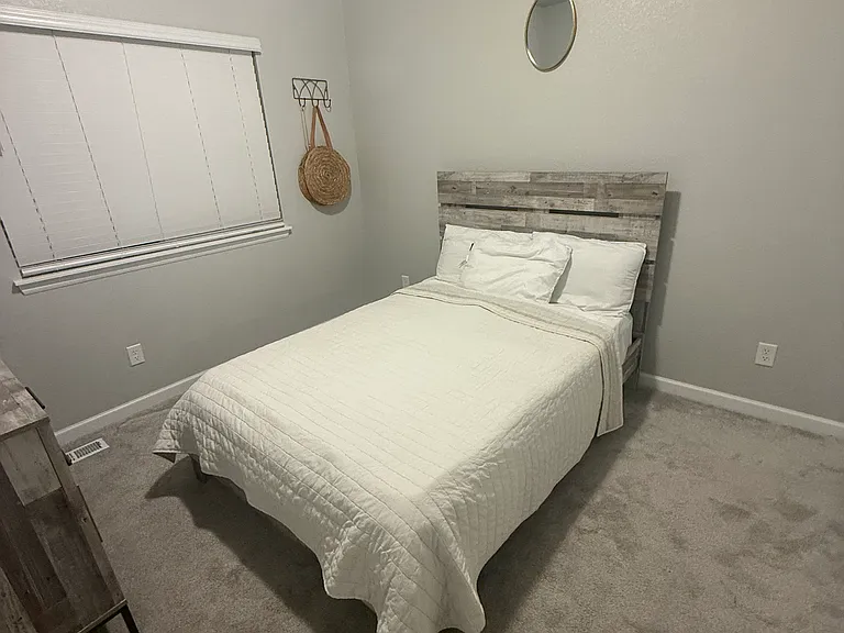 1555 Gardenia Dr — Photo 4