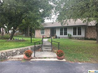 416 Naruna Rd, Lampasas, TX 76550