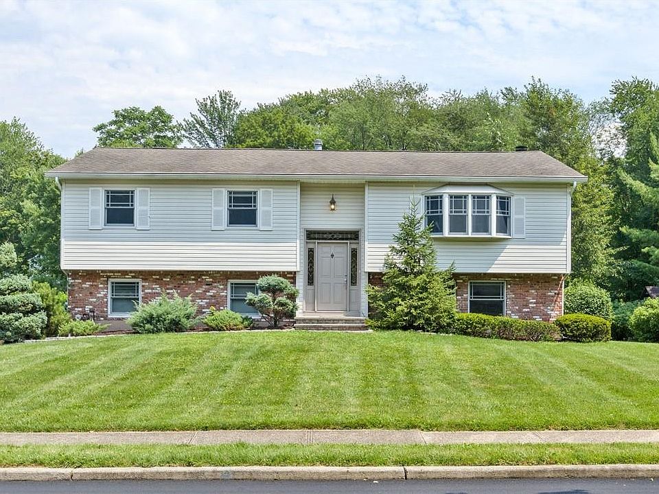 1st image of 22 Gerlach Drive