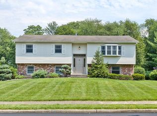 22 Gerlach Dr, New City, NY 10956
