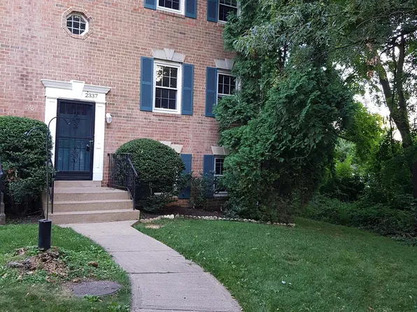 2337 McGregor Ct, Vienna, VA 22182