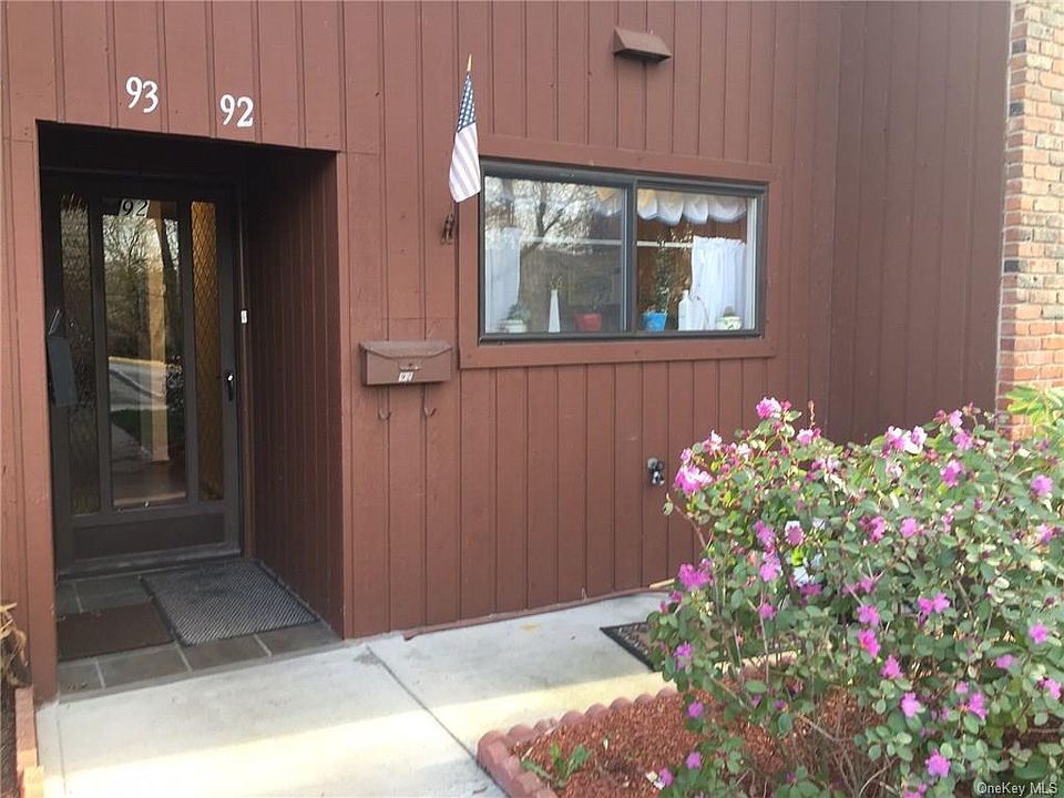 1st image of 92 Coachlight Sq #92