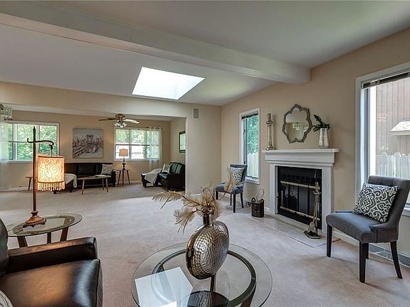 4th image of 100 Sun Harbor Dr