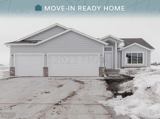 10219 Burgundy Dr, Horace, ND