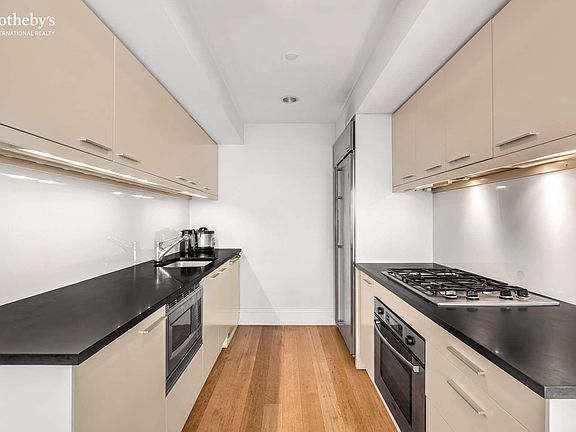 4th image of 350 W 42nd St APT 39C