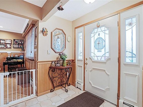2nd image of 72 Pineview Ave