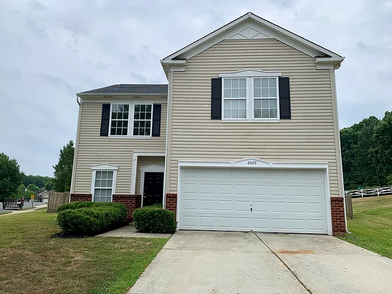 2020 Draymore Ct — Photo 1