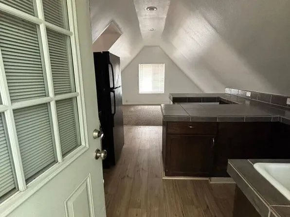 646 Valley Rd APT 2, Reno, NV 89512