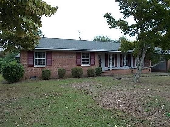 2nd image of 1903 Carey Rd