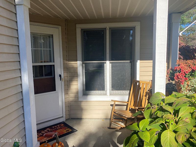 3rd image of 92 Stoney Creek Drive