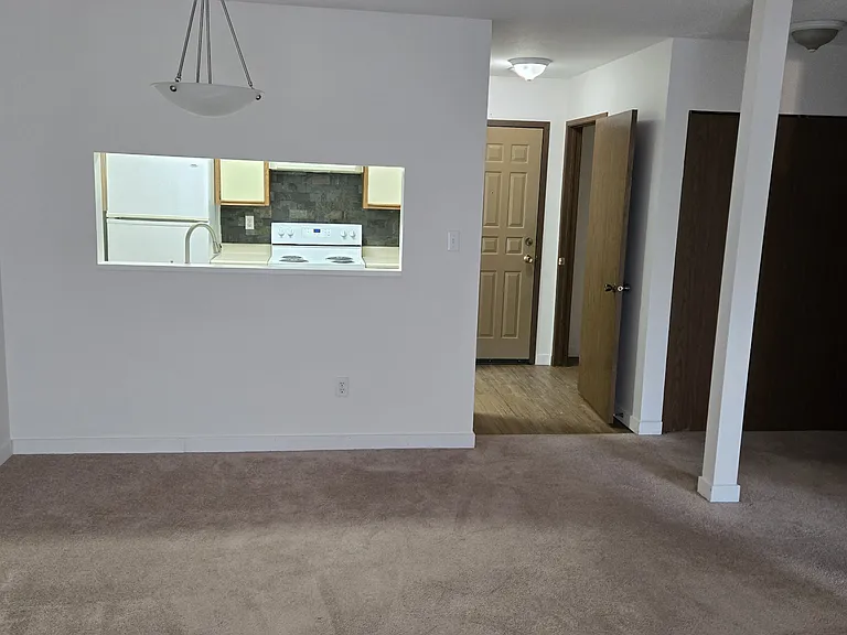 3044 Clearbrook Rd — Photo 3