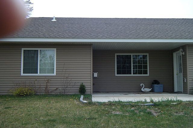 2nd image of 1012 Spruce Ln