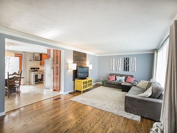 3rd image of 353 Woodward Dr