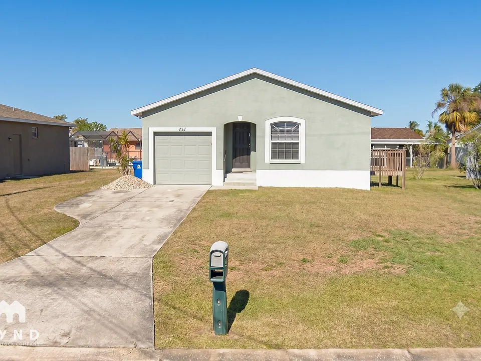477 Florida Cir N