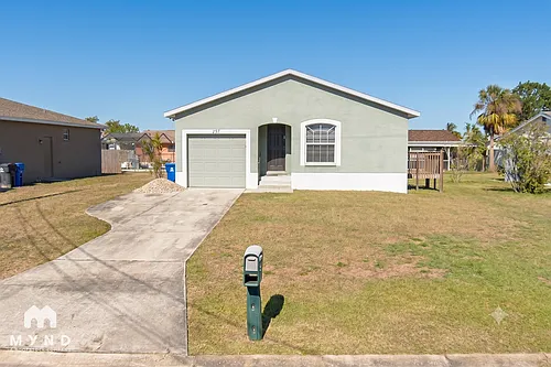 477 Florida Cir N Photo 1