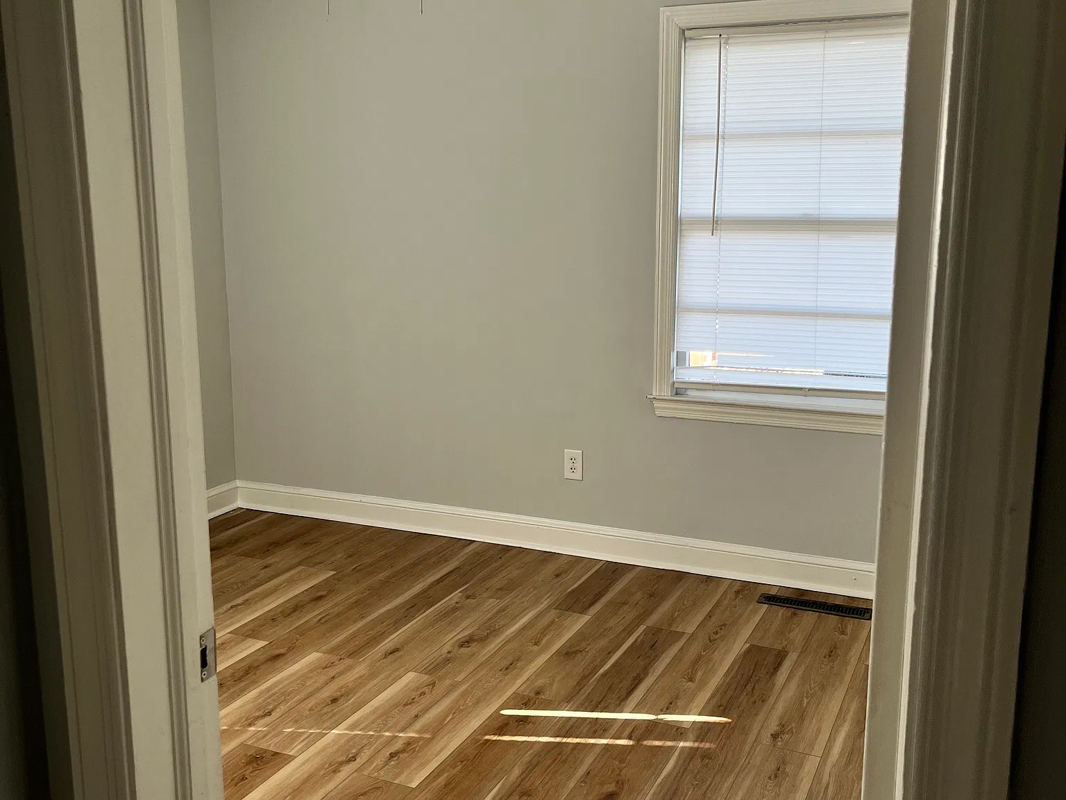 3 bed, 1100 sqft, $1,450 — Photo 2