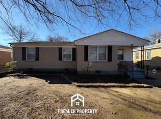 1511 Ivy Rd, Memphis, TN 38117
