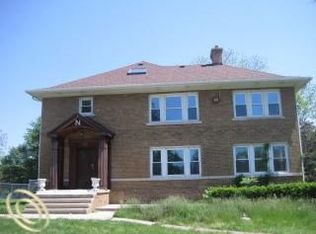 2830 Voorheis Rd, Waterford, MI 48328