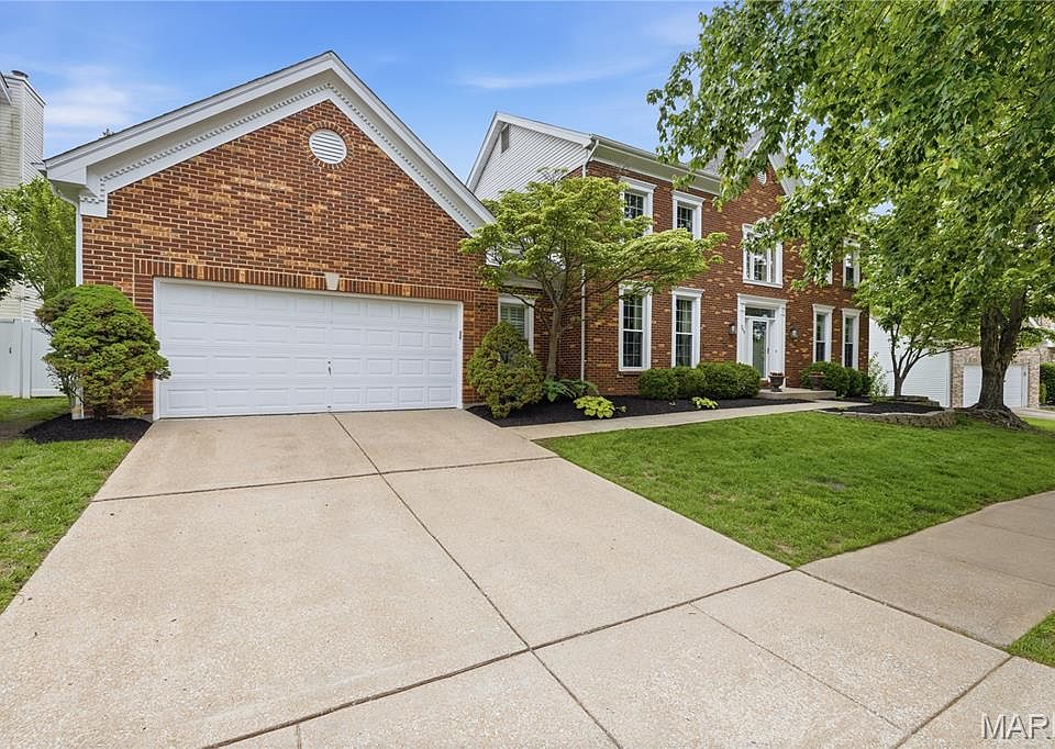 1st image of 249 Woodcliffe Place Dr