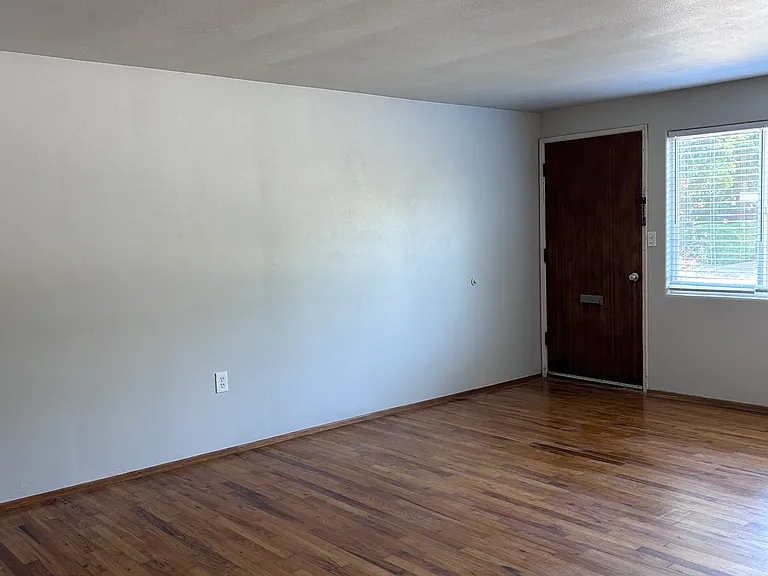 2900 NW Polk Ave #110 — Photo 6