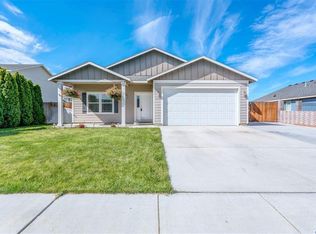 4306 Des Moines Ln, Pasco, WA 99301