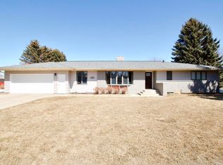 1819 2nd Pl NE, Jamestown, ND 58401