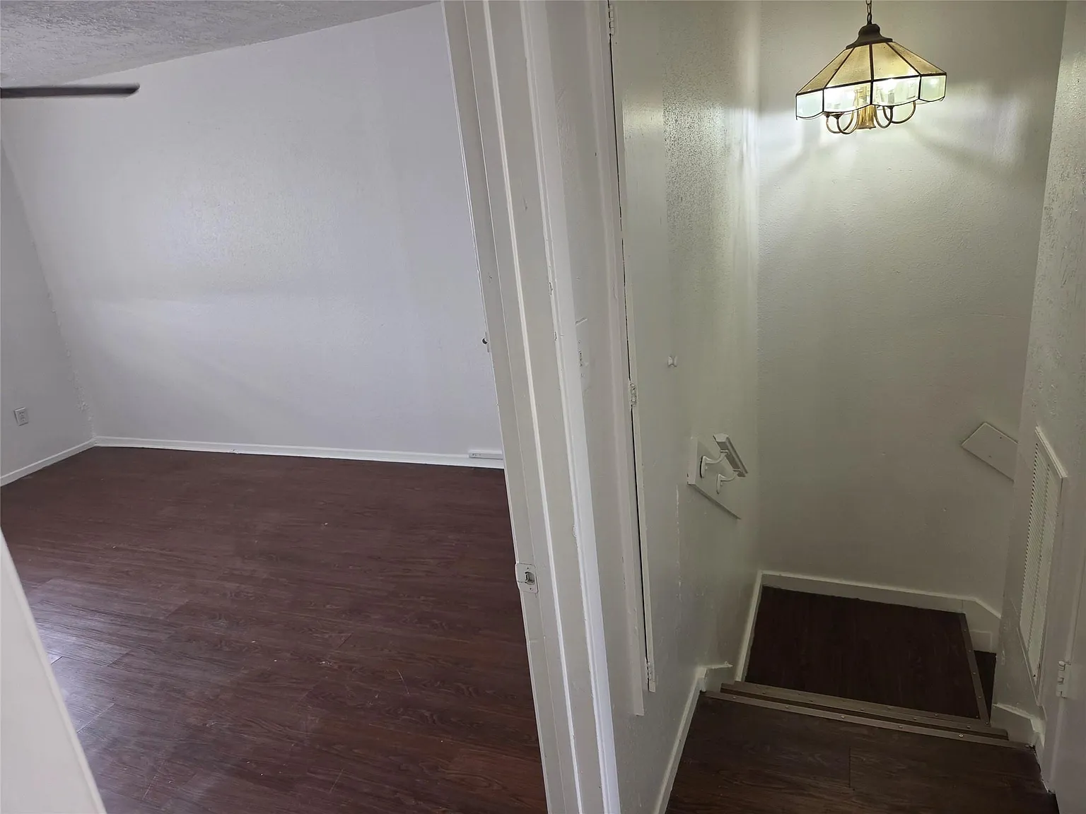 2 bed, 1.5 bath, 1156 sqft, $1,299 — Photo 4