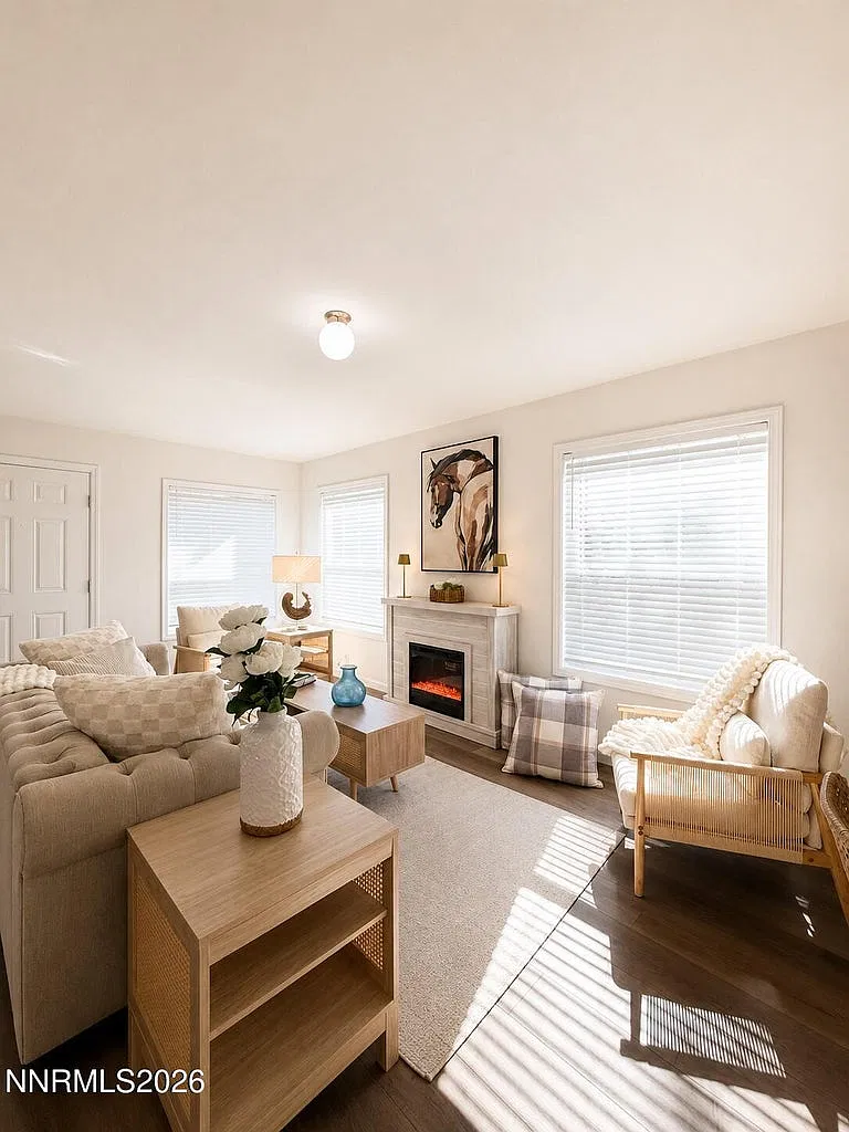 3 bed, 1231 sqft, $2,000 — Photo 4