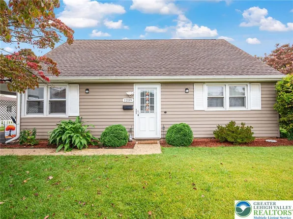 1209 Manchester Rd, Bethlehem, PA 18018