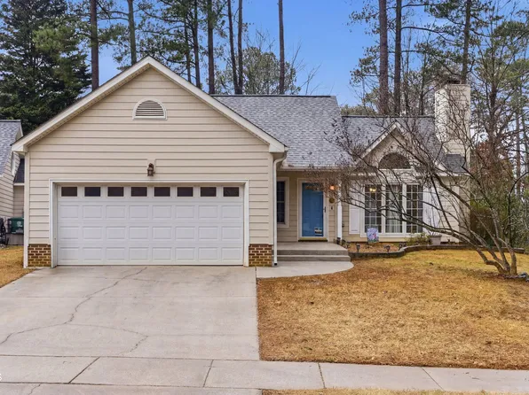 121 Buena Vista Dr, Cary, NC 27513