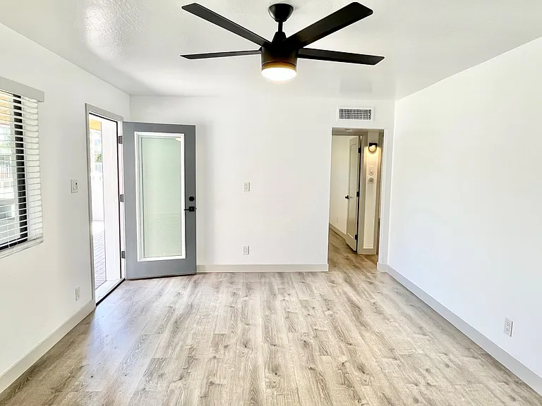 4320 N 27th St #4 — Photo 19