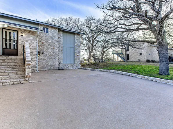 116 Dawn #D Street, Horseshoe Bay, TX 78657