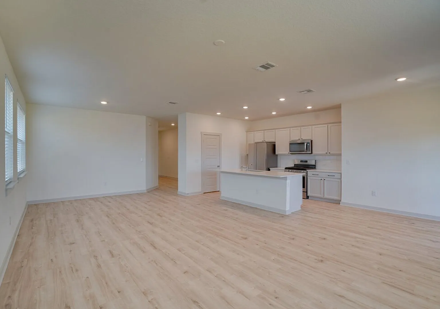 14305 McArthur Dr Manor, TX 78653 — Photo 4