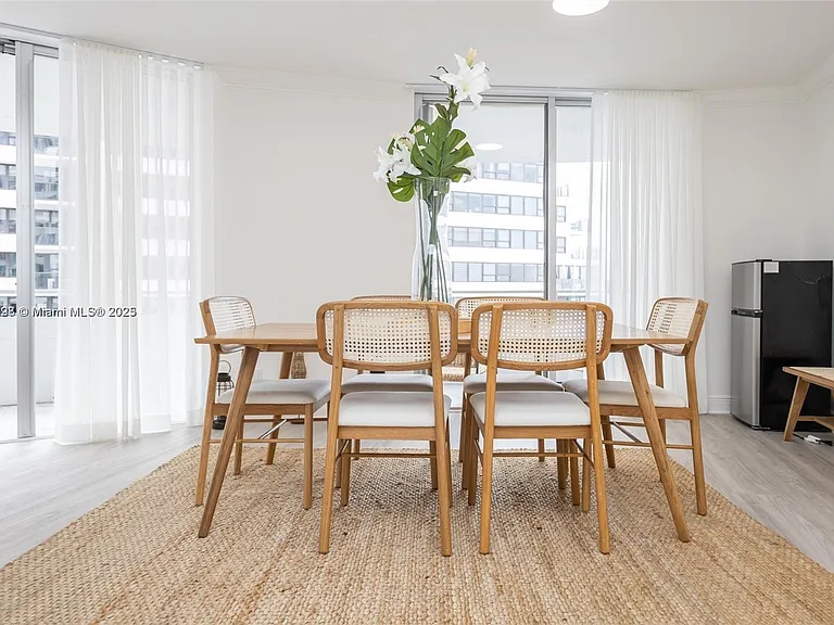 5161 Collins Ave #812 — Photo 24