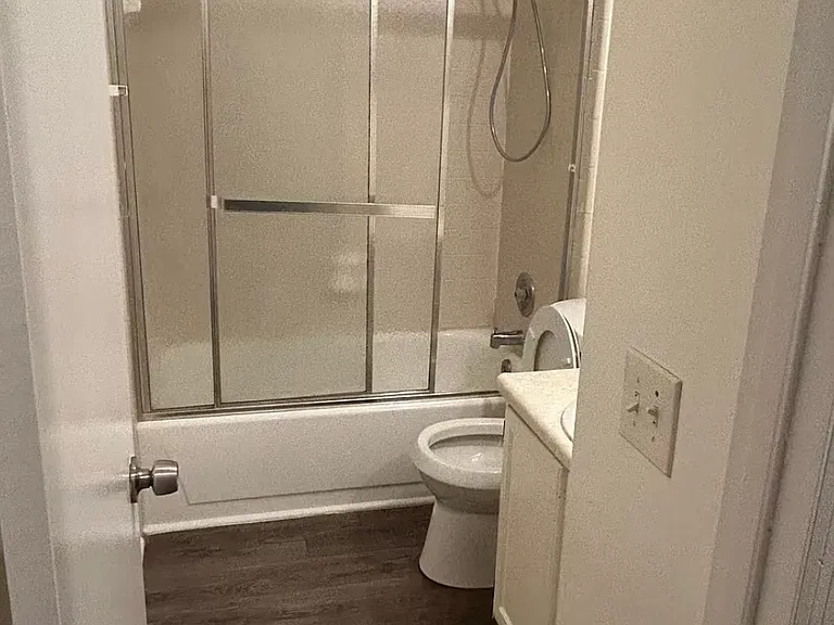 1320 Burgess Dr #1320 — Photo 10