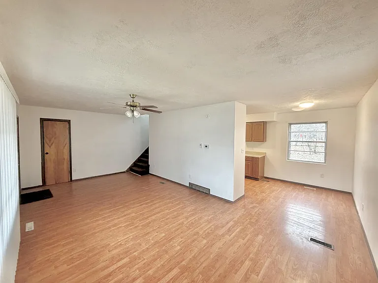 312 W Dewey St — Photo 5