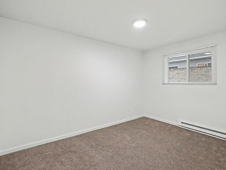 Chestnut Apartments — Photo 17