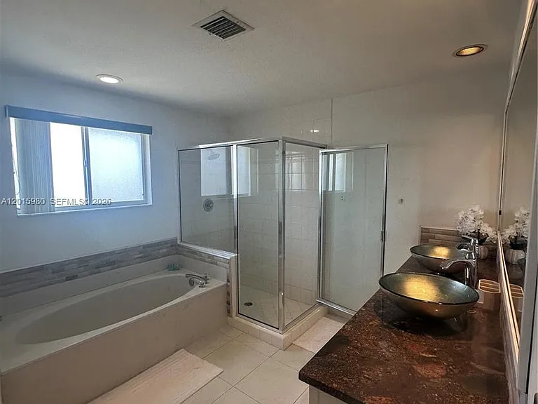 5402 Pointe Villa Dr #B — Photo 21