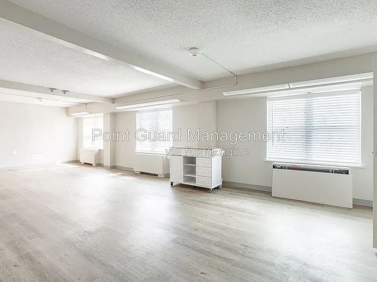 7460 Graceland Dr #325 — Photo 2