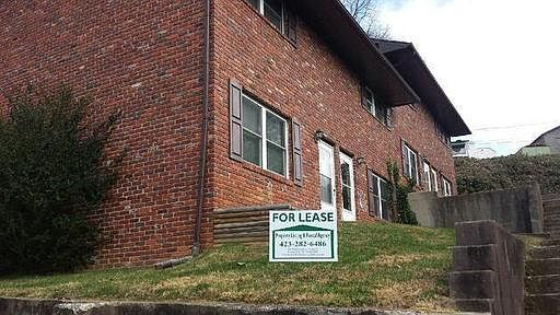 1st image of 921 Chadwick Dr APT 4