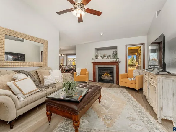 3903 S Banyan Ave, Sioux Falls, SD 57110