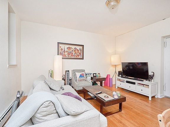 2nd image of 300 Manhattan Ave #1CC