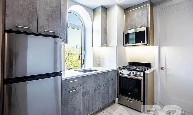 Rented by EXR | media 42