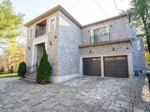 1138 Garden Rd, Mississauga, ON L5H 3J6