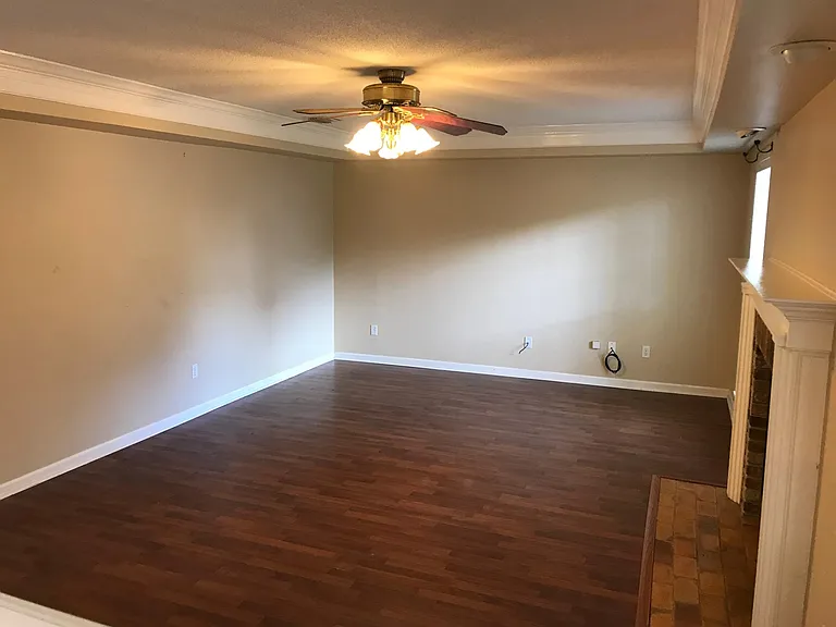5909 Cansler Dr — Photo 5